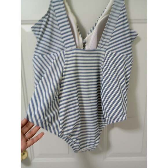 Swimsuit One Piece Size 1X Striped V-Neck White Women's By Time And Tru Blue - Picture 4 of 9